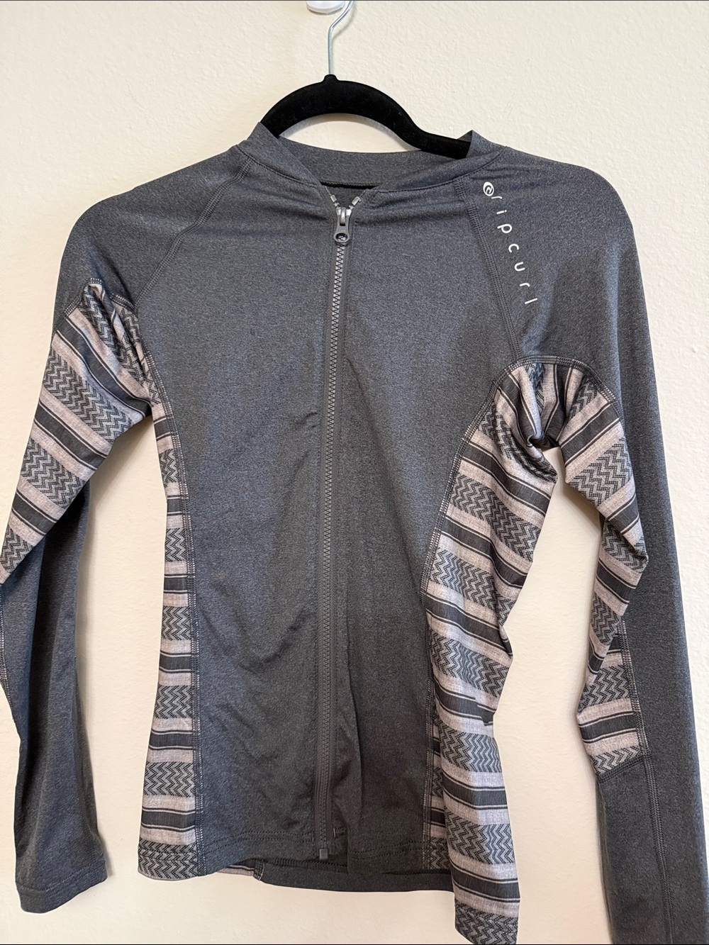 Rip Curl Dark Gray Zip Front Rash Guard with Patterned Sleeve Panels